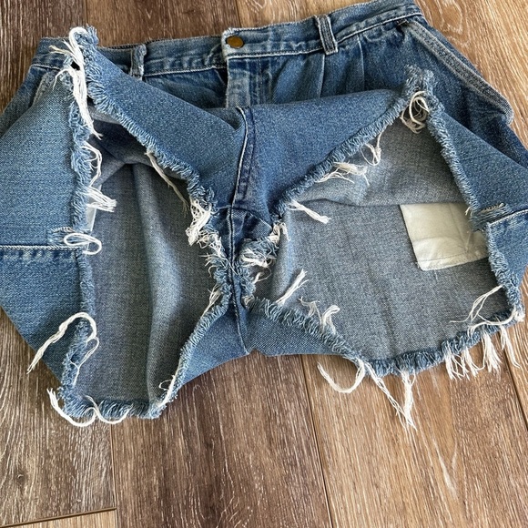🛍️ Lord Isaacs sport distressed shorts .size. Measurements. - Picture 5 of 10